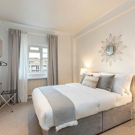 Grand Swiss Cottage Apartment Londra Esterno foto